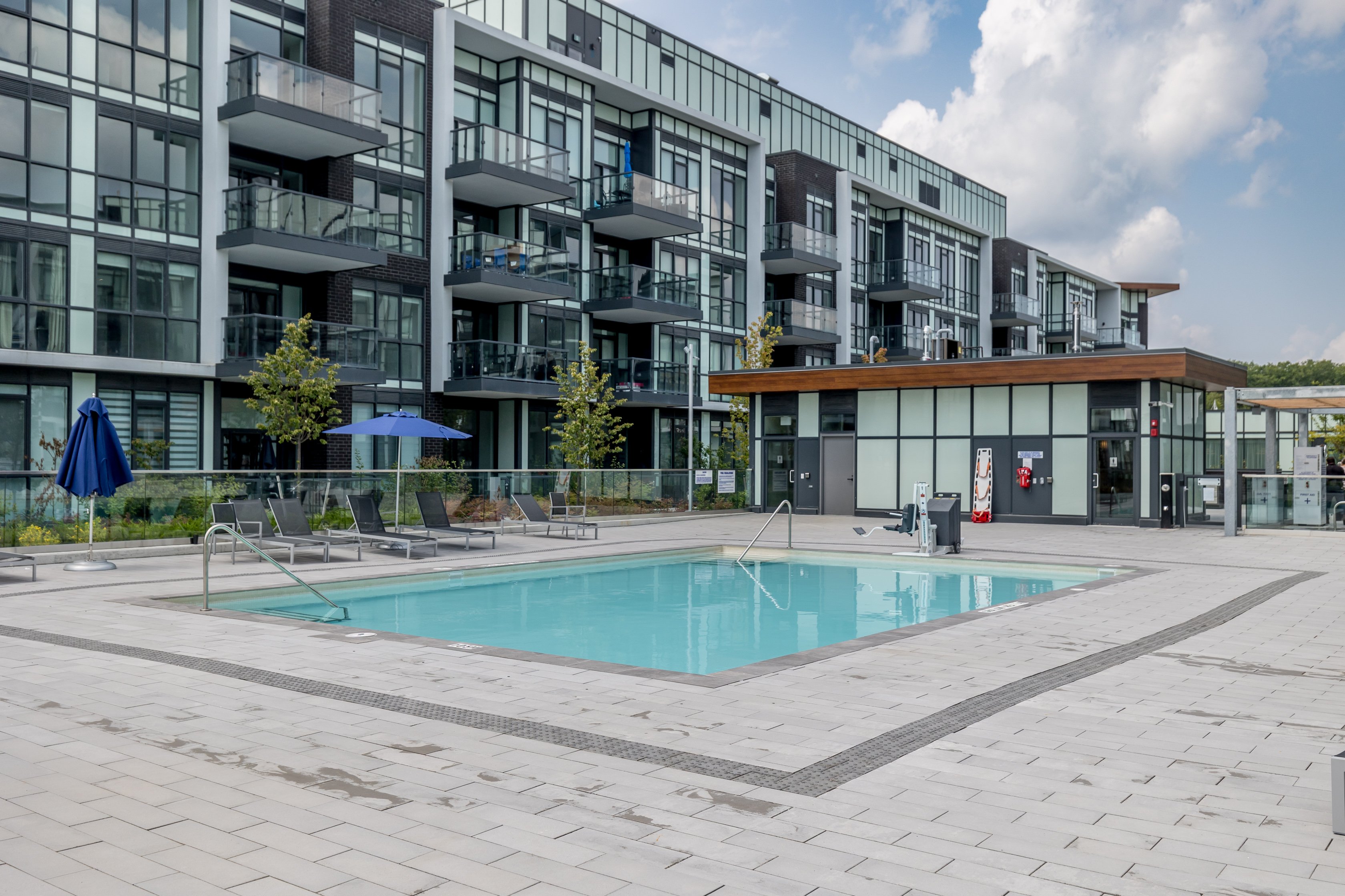 415 Sea Ray Avenue-142